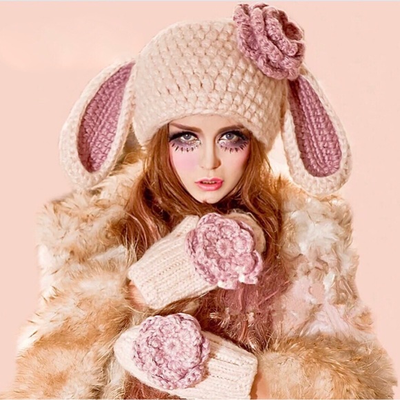 Hand Crafted Accessories - Cabbage Rose - Mittens